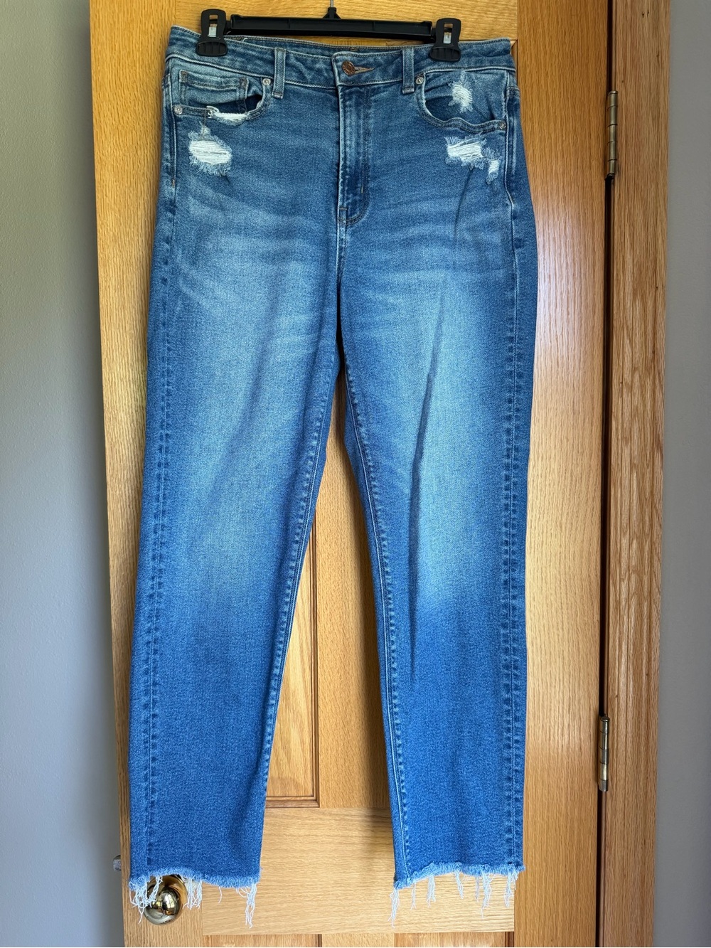 American Eagle Distressed Stretch Mom Jeans Raw Frayed Hem Blue Denim Size 8